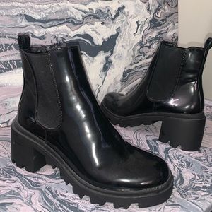 Black shiny boots NWOT